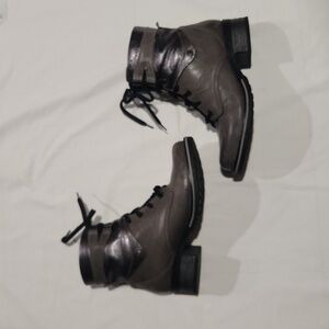 Dromedaris Kara Velvet Leather Laced Up Ankle Boots